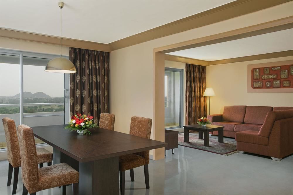 Royal Tropicana Abuja Exterior photo