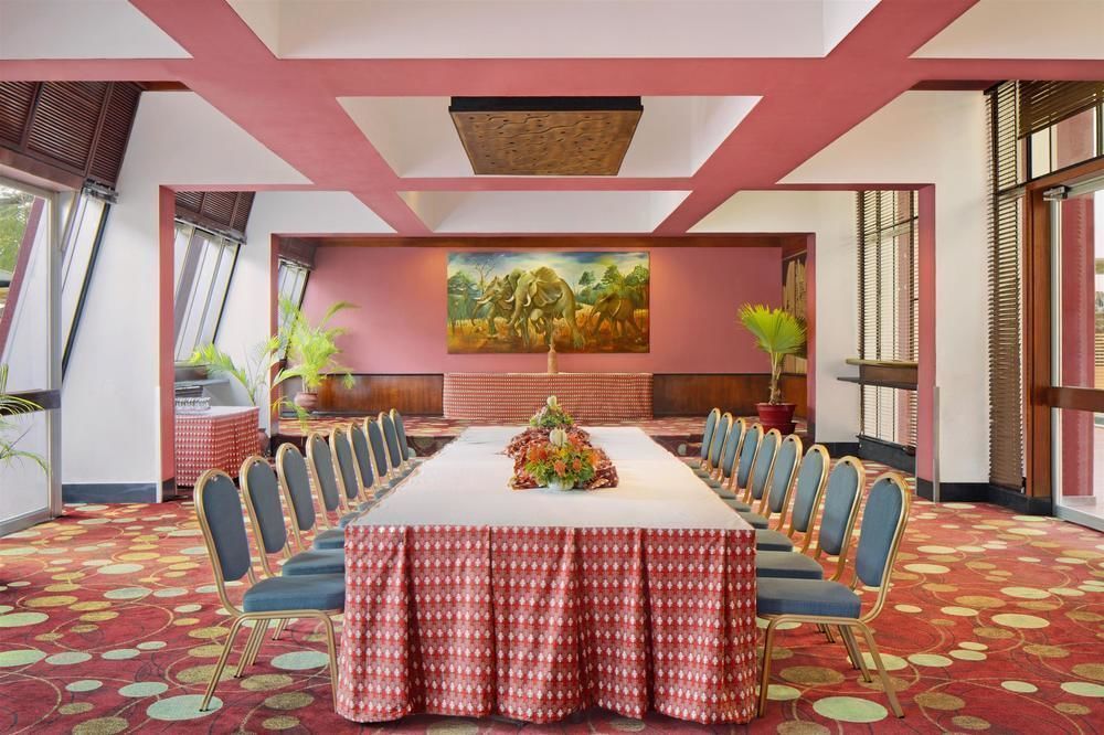 Royal Tropicana Abuja Exterior photo