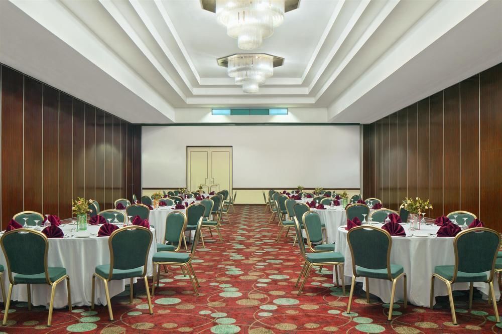 Royal Tropicana Abuja Exterior photo