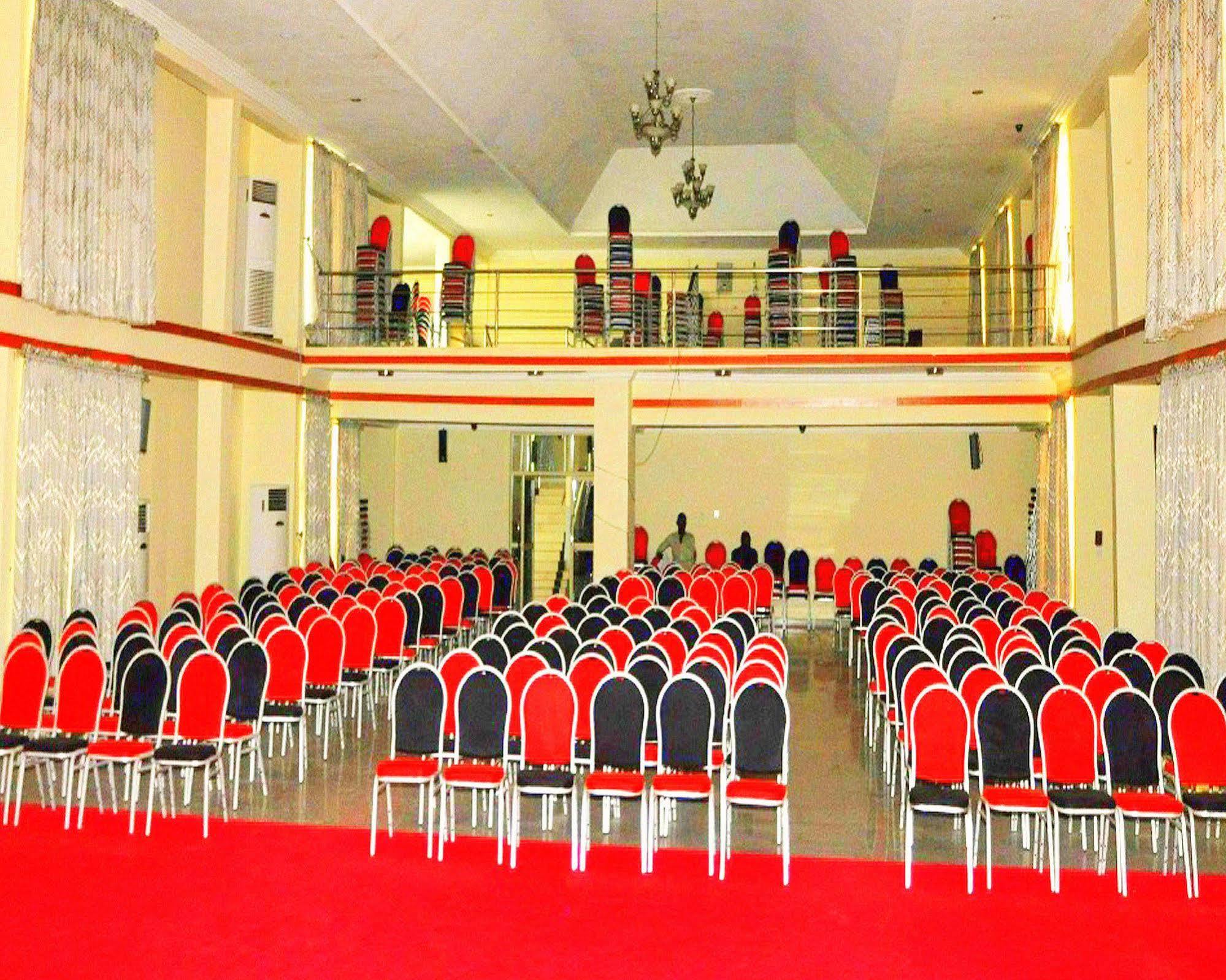 Royal Tropicana Abuja Exterior photo