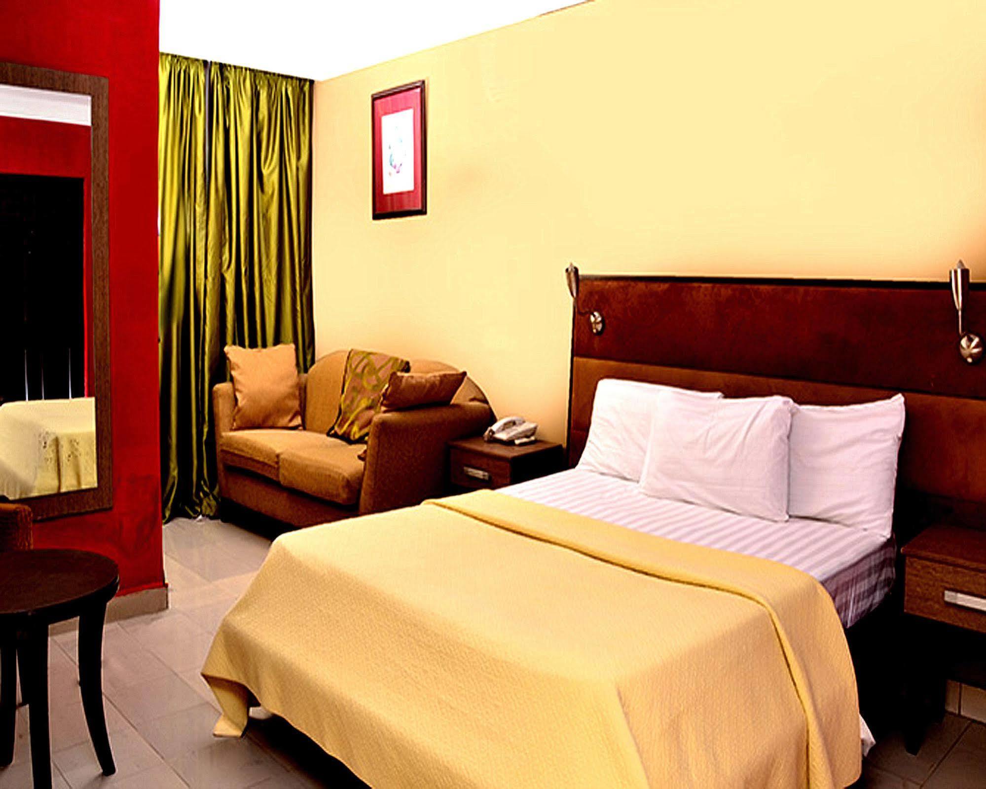 Royal Tropicana Abuja Exterior photo