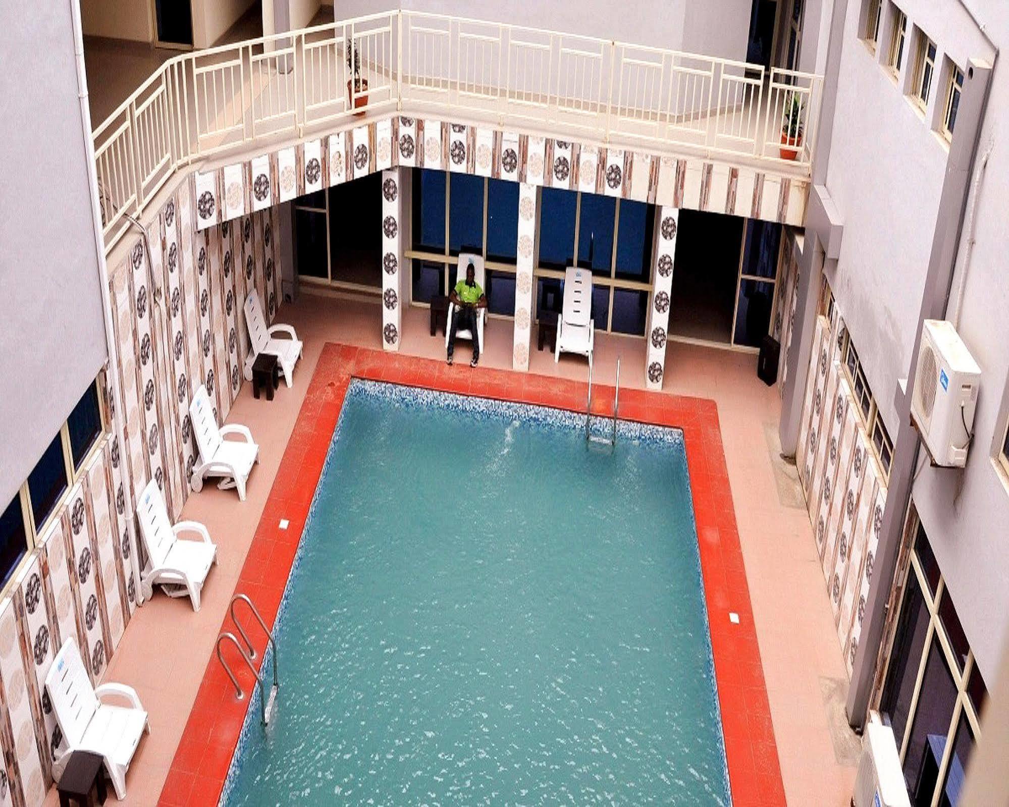 Royal Tropicana Abuja Exterior photo