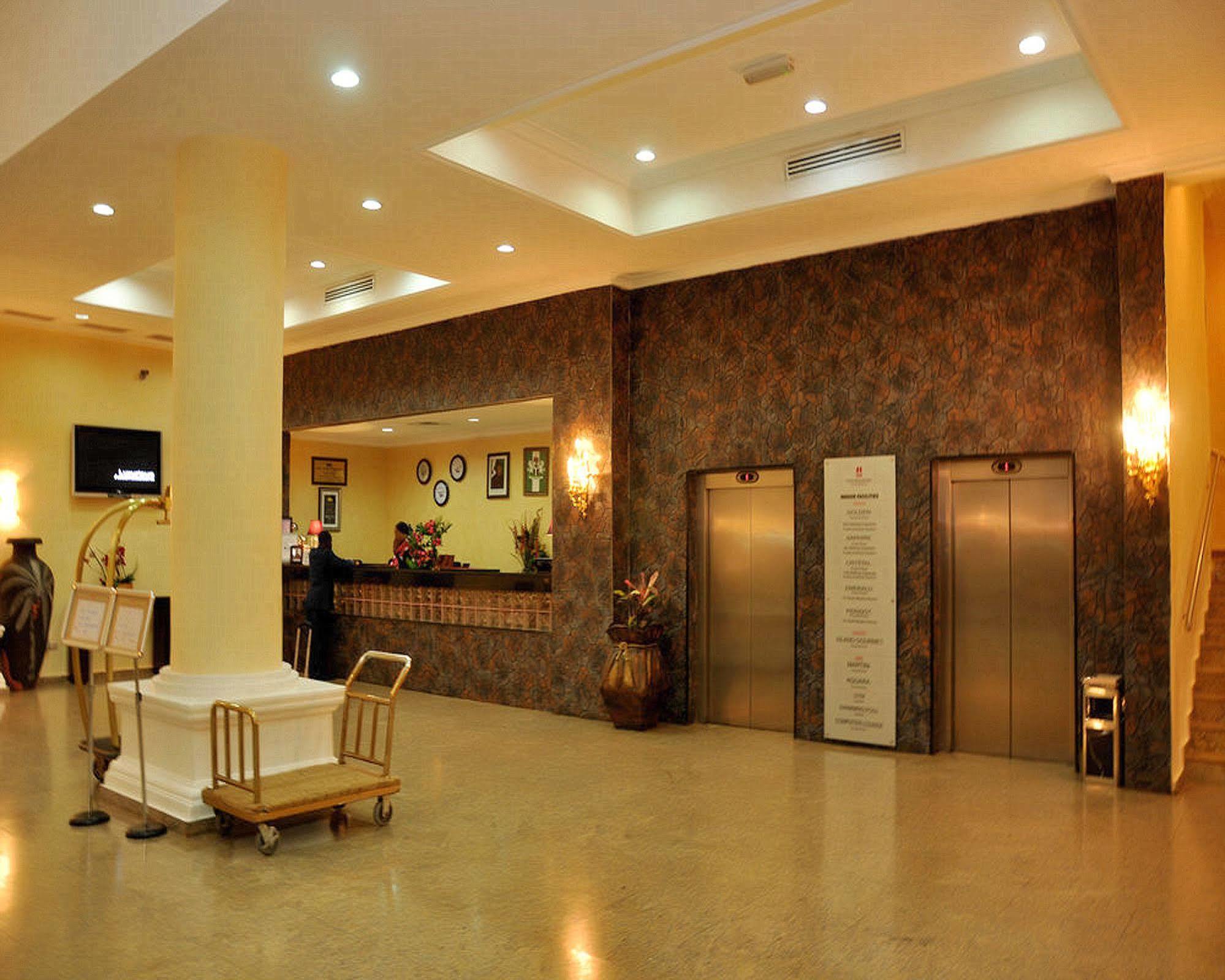 Royal Tropicana Abuja Exterior photo